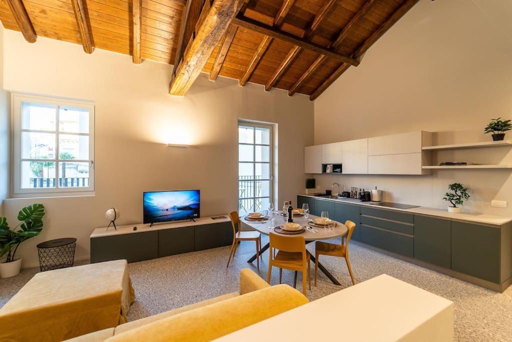Elegante Loft A 200 A Metri Dal Duomo Lägenhet Como Exteriör bild