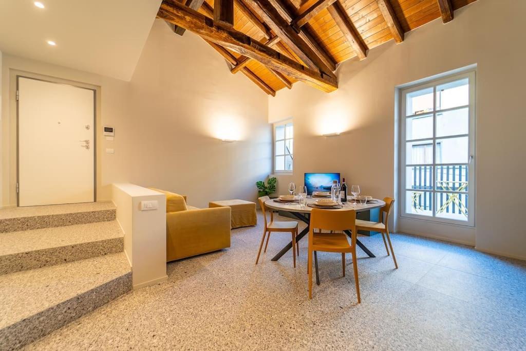 Elegante Loft A 200 A Metri Dal Duomo Lägenhet Como Exteriör bild