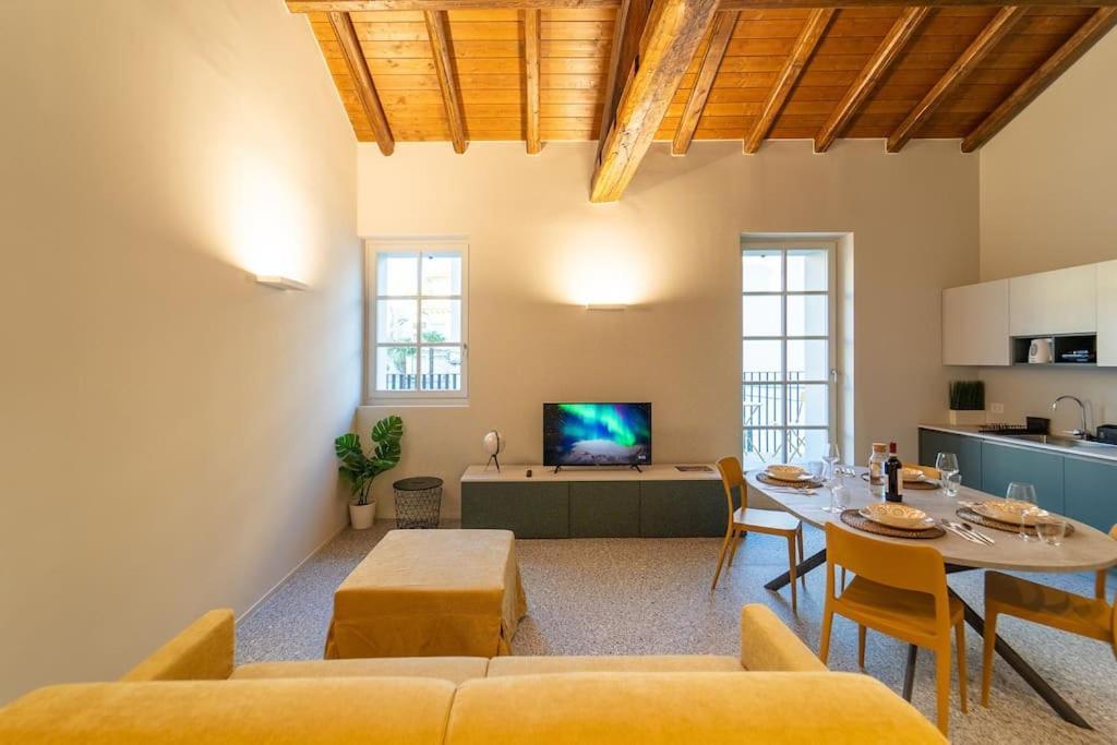Elegante Loft A 200 A Metri Dal Duomo Lägenhet Como Exteriör bild